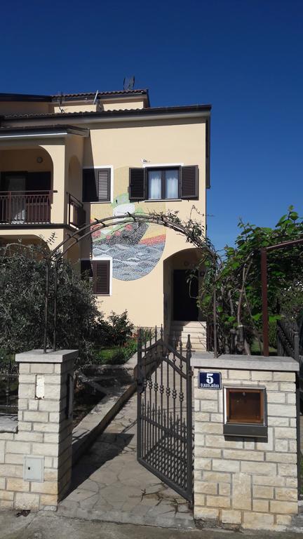 Apartments Mirela Porec Luaran gambar